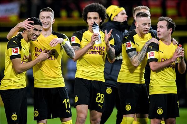 لاعبو دورتموند 