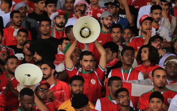 الجماهير العمانية