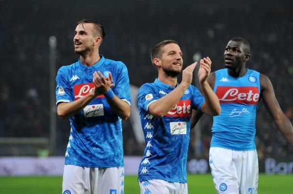 كوليبالي مع لاعبي نابولي