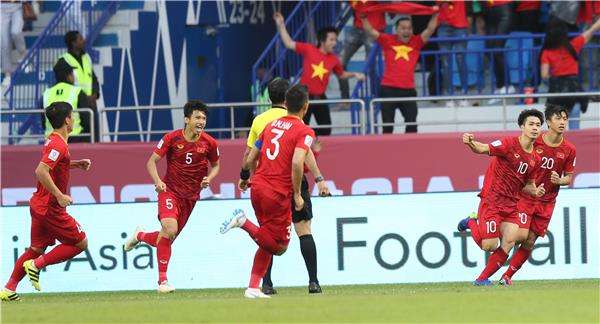 لاعبو منتخب فيتنام