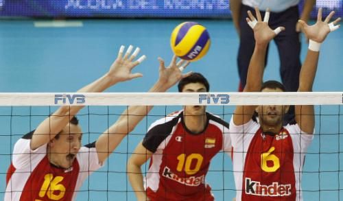 2010-10-01t172212z_01_amp101_rtridsp_3_volleyball_reuters