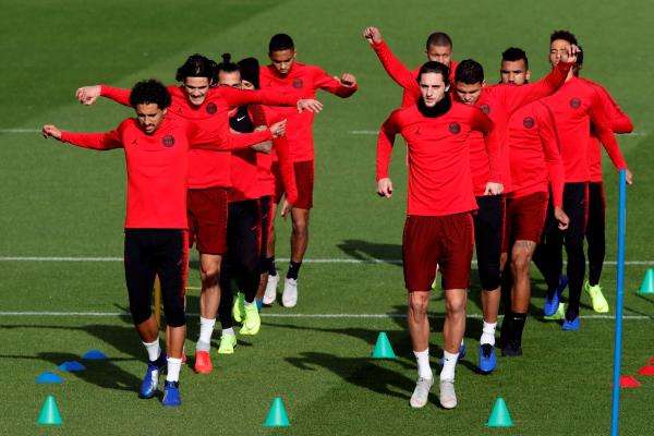 رابيو مع فريقه