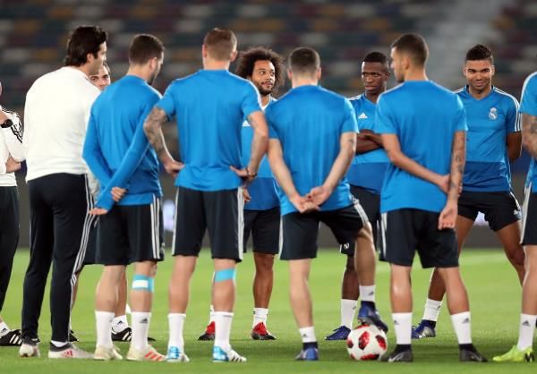 مارسيلو مع لاعبي الريال