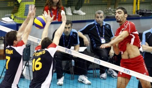 2010-10-02t160336z_01_amp101_rtridsp_3_volleyball_reuters