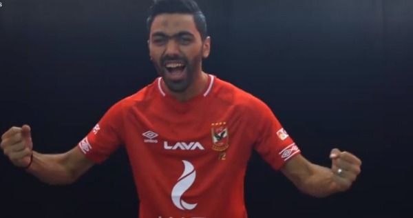الشحات بقميص الأهلي الجديد