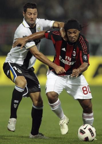 2010-10-02t192355z_01_aga100_rtridsp_3_soccer-italy_reuters