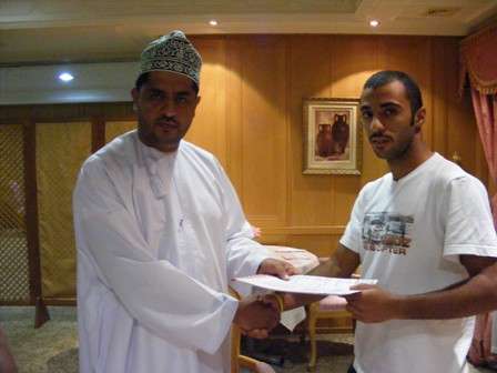 حمد أمان ورئيس نادي ظفار بدر الرواس