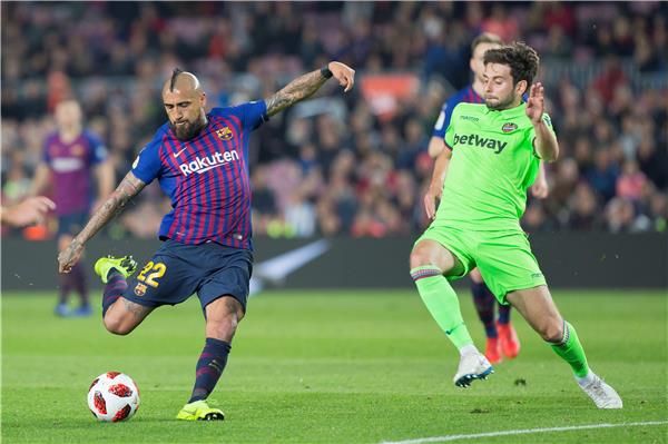من لقاء برشلونة وليفانتي 