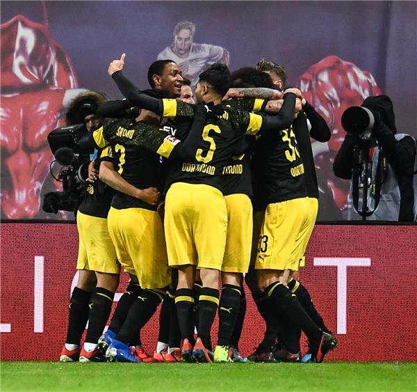 لاعبو بوروسيا دورتموند