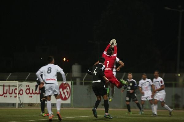 لقاء سابق بين الفريقين