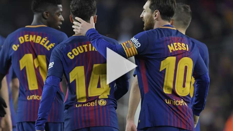 فيليب كوتينيو مع لاعبي برشلونة