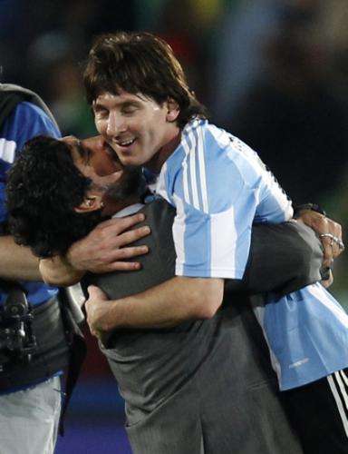 2010-06-12t161226z_01_wcp213_rtridsp_3_soccer-world_reuters