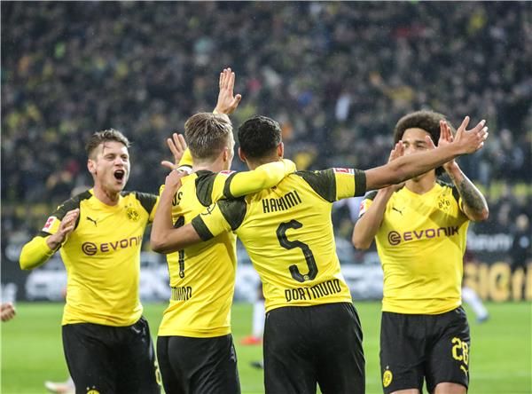 فرحة لاعبي دورتموند