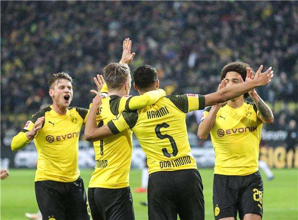 فرحة لاعبي دورتموند