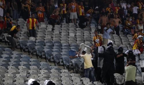 2010-10-03t225048z_01_cai509_rtridsp_3_soccer-africa-champions_reuters