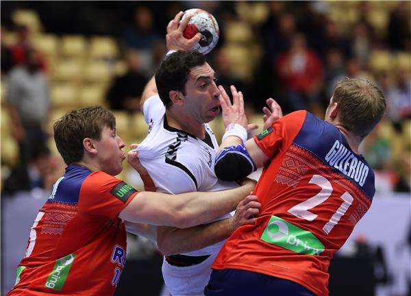  أحمد الأحمر