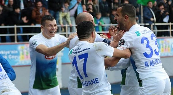 فرحة لاعبي  تشايكور ريزا سبو