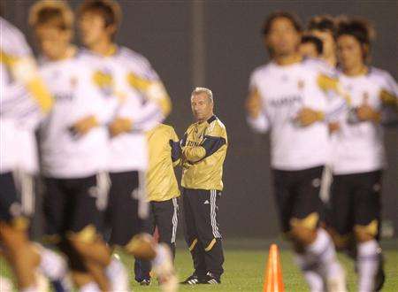 الإيطالي زاكيروني في أولى تدريباته مع المنتخب الياباني