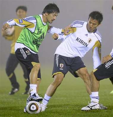 جانب من تدريبات المنتخب الياباني