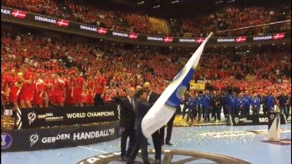 جانب من التسليم