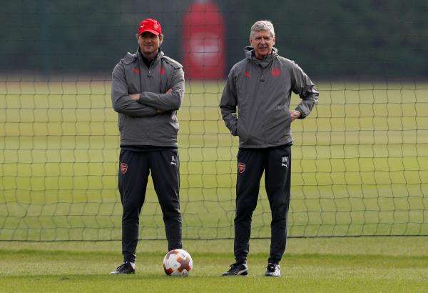 ليمان إلى جانب فينجر