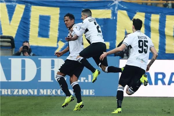 لاعبو بارما