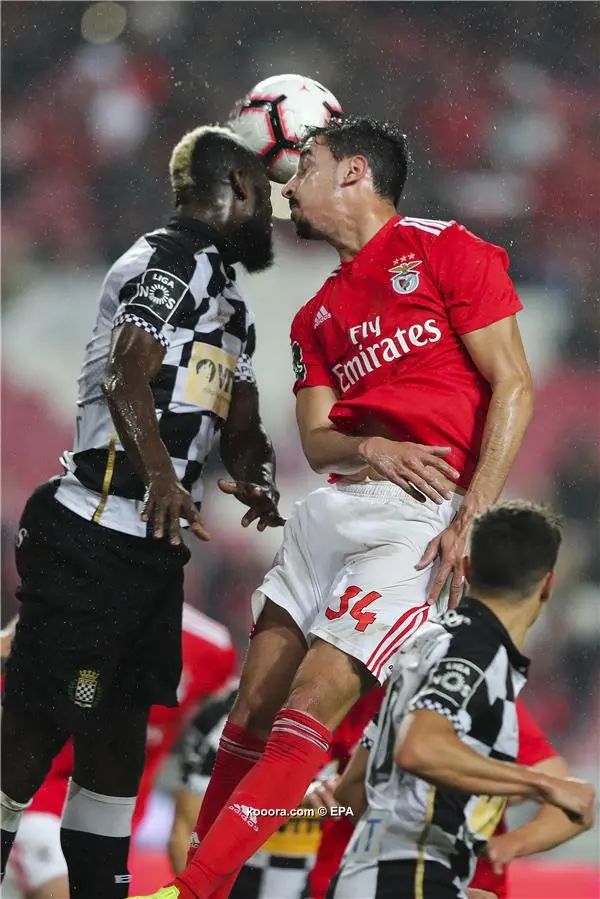 ?i=epa%2fsoccer%2f2019-01%2f2019-01-29%2f2019-01-29-07330382_epa