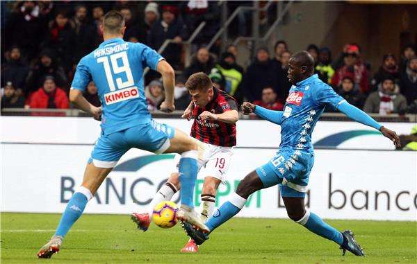 بياتيك يسدد كرة الهدف الثاني