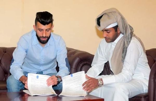 جانب من التوقيع