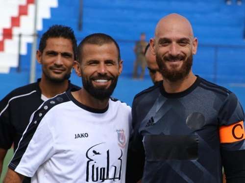 الحارس علي راشد ليلا