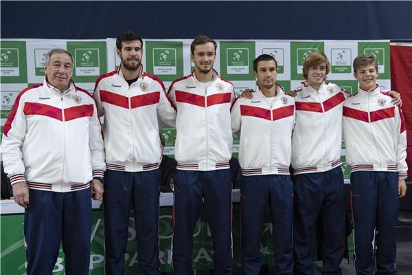 كونستانتين زهينوف