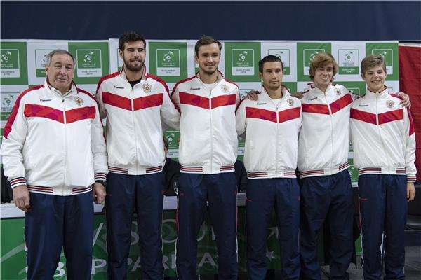 كونستانتين زهينوف