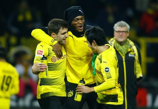 لاعبو بوروسيا دورتموند