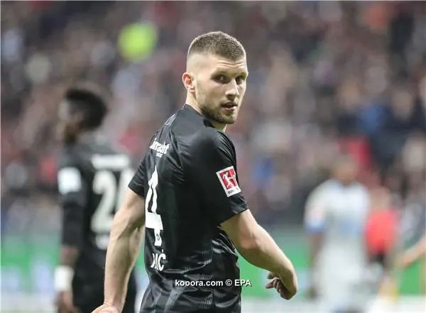 ?i=epa%2fsoccer%2f2018-11%2f2018-11-11%2f2018-11-11-07159368_epa