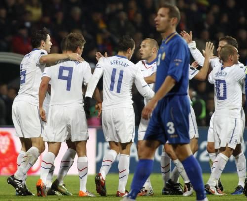 2010-10-08t193453z_01_chi04_rtridsp_3_soccer-euro_reuters