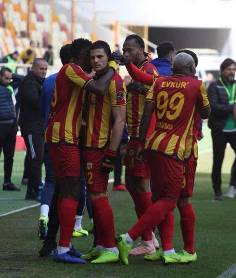 فرحة لاعبو ملطية سبور بهدف التعادل