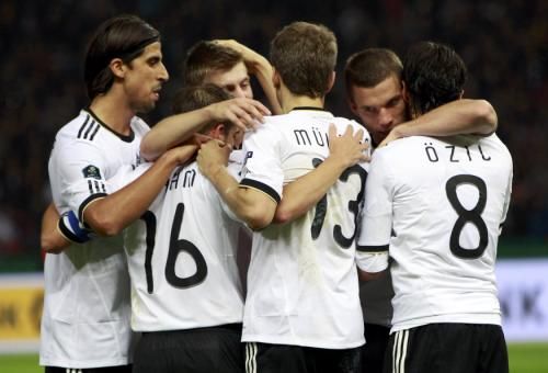 2010-10-08t204345z_01_ber539_rtridsp_3_soccer-euro_reuters