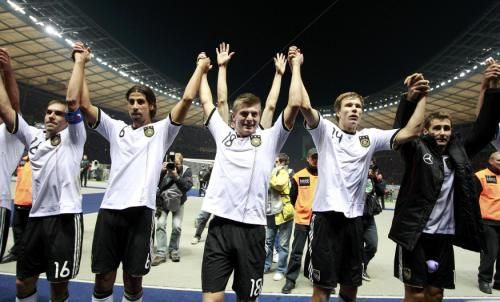 2010-10-08t205643z_01_ber544_rtridsp_3_soccer-euro_reuters