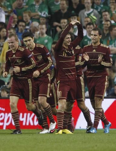 2010-10-08t210625z_01_cmn04_rtridsp_3_soccer-euro_reuters