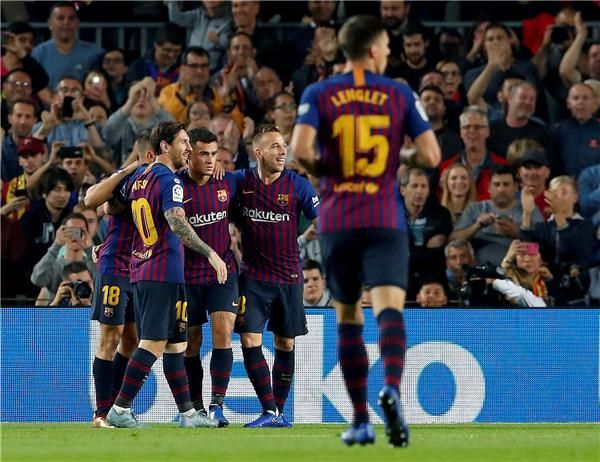 لاعبو برشلونة 