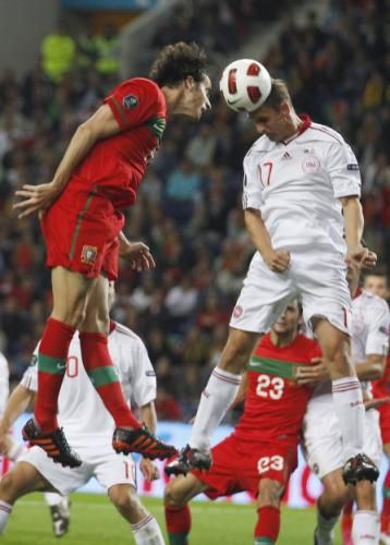 2010-10-08t214334z_01_hgc17_rtridsp_3_soccer-euro_reuters