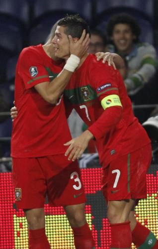 2010-10-08t220556z_01_hgc19_rtridsp_3_soccer-euro_reuters