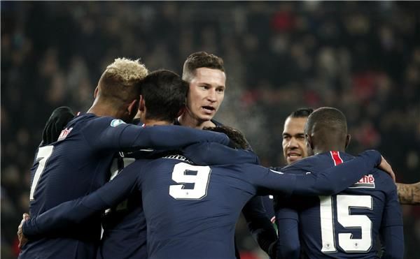 باريس يترصد ليون