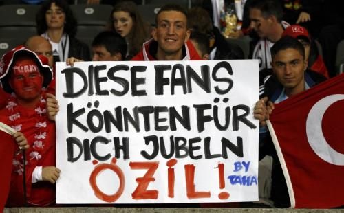 2010-10-08t180853z_01_ber505_rtridsp_3_soccer-euro_reuters