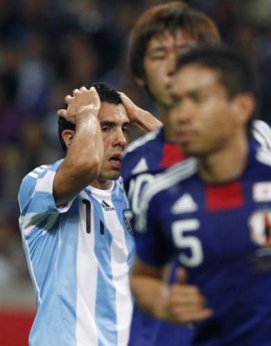 2010-10-08t134039z_01_isk20_rtridsp_3_soccer-japan_reuters