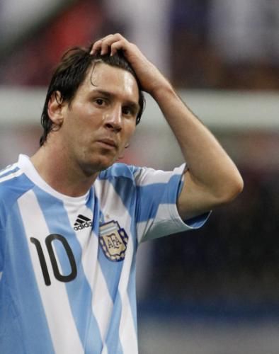 2010-10-08t133142z_01_isk17_rtridsp_3_soccer-japan_reuters