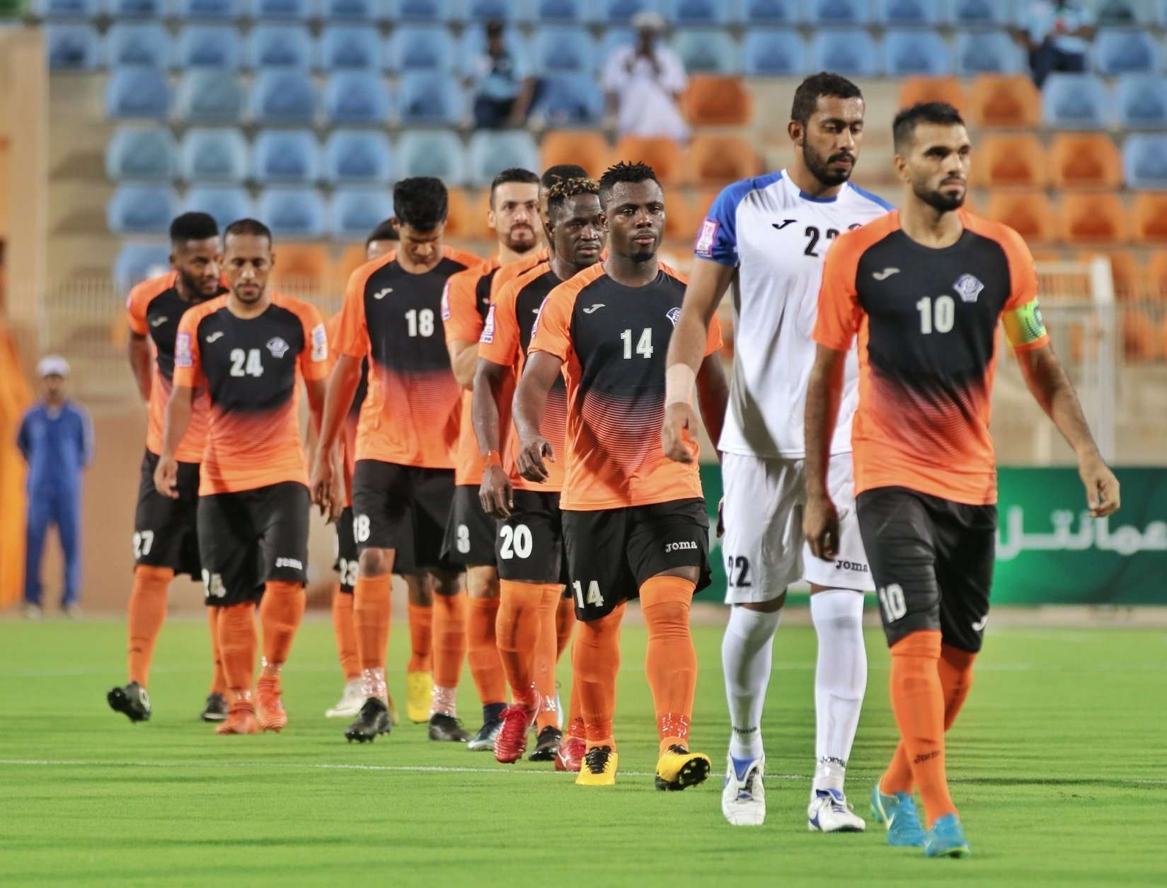 لاعبو الشباب 