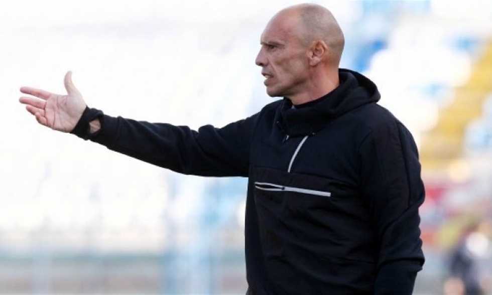 تاكيس جونياس