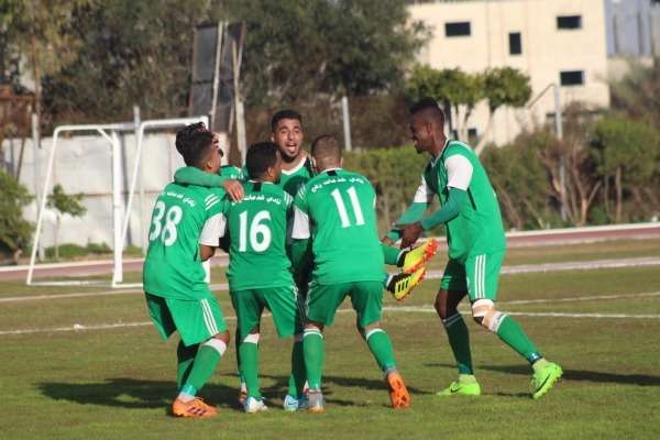 فرحة لاعبي خدمات رفح