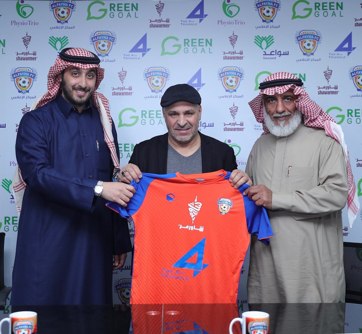 تقديم زكري (من حساب النادي علي تويتر)